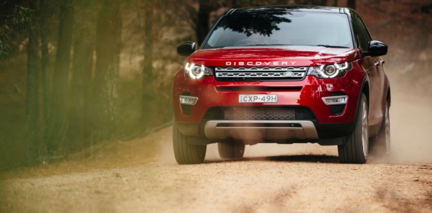 Land Rover Discovery 2015 in Action